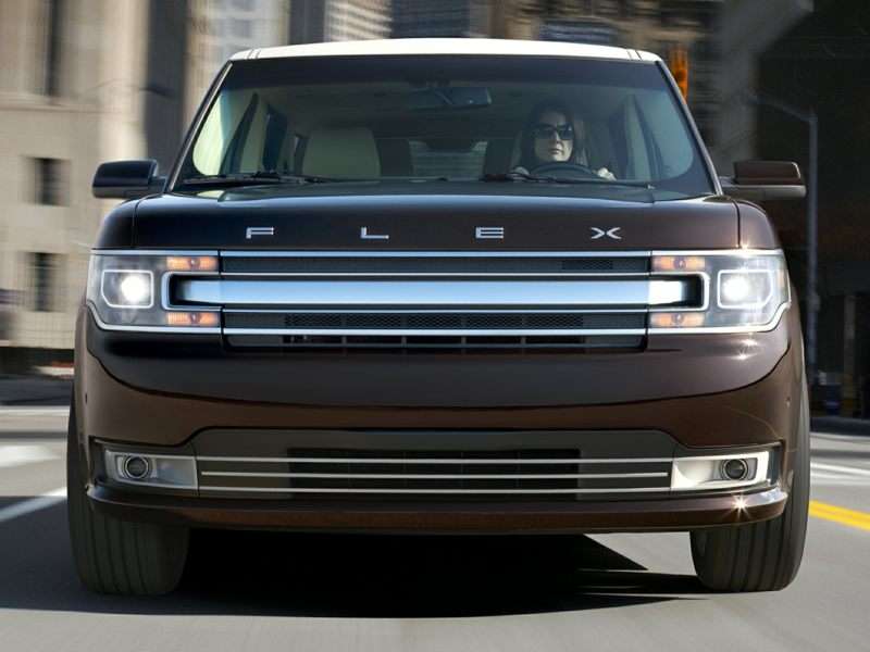 2016 Ford Flex front view grille ・  Photo by Ford 