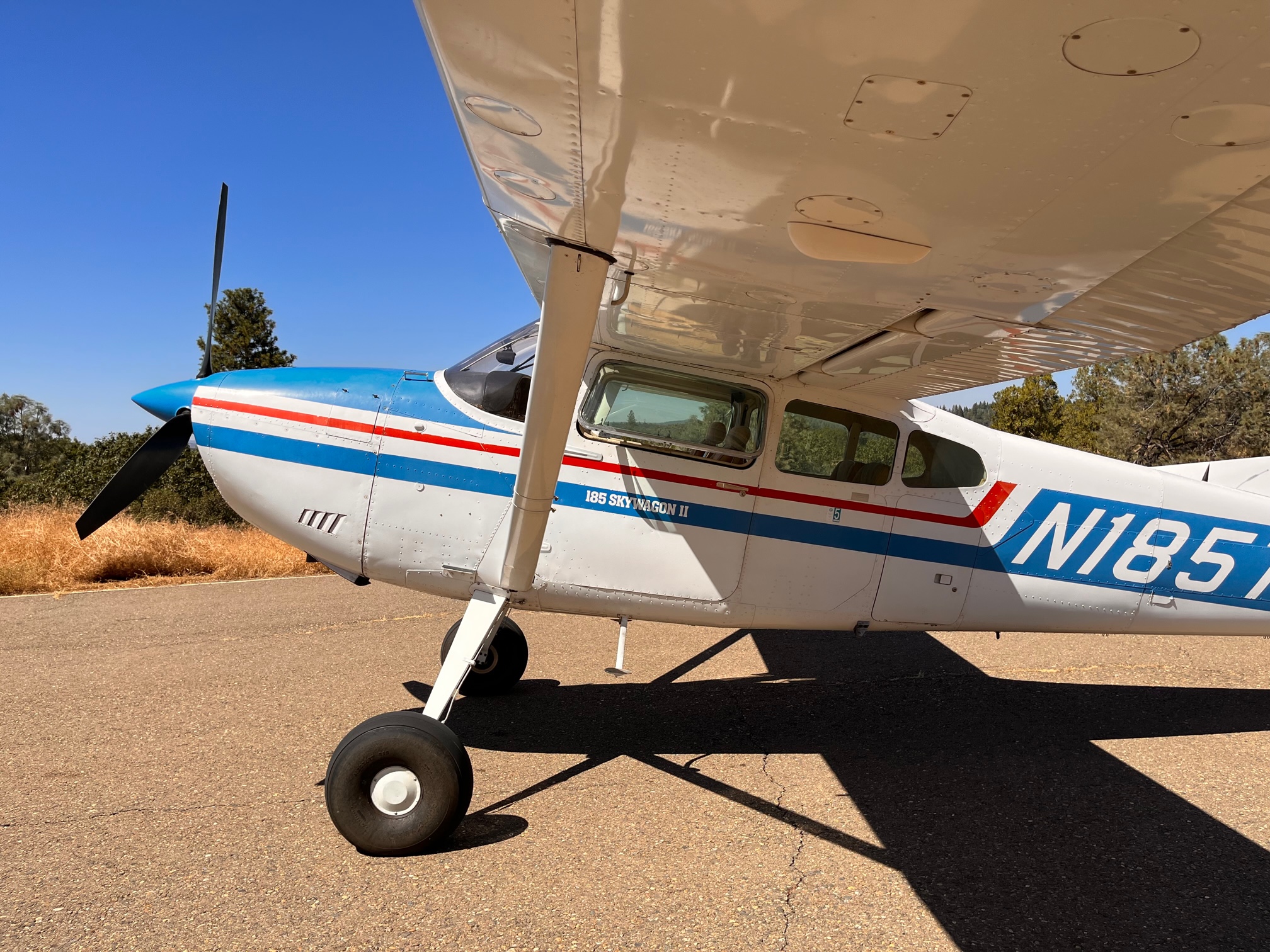 1976 Cessna 185F Skywagon II 205,000 (Here at Placerville) N185TC