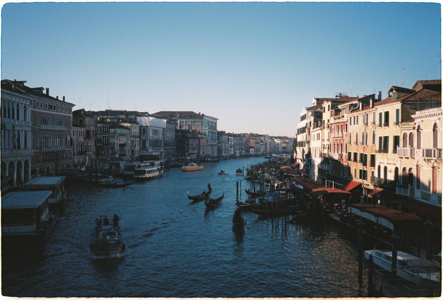 20 tiếng ở Venice