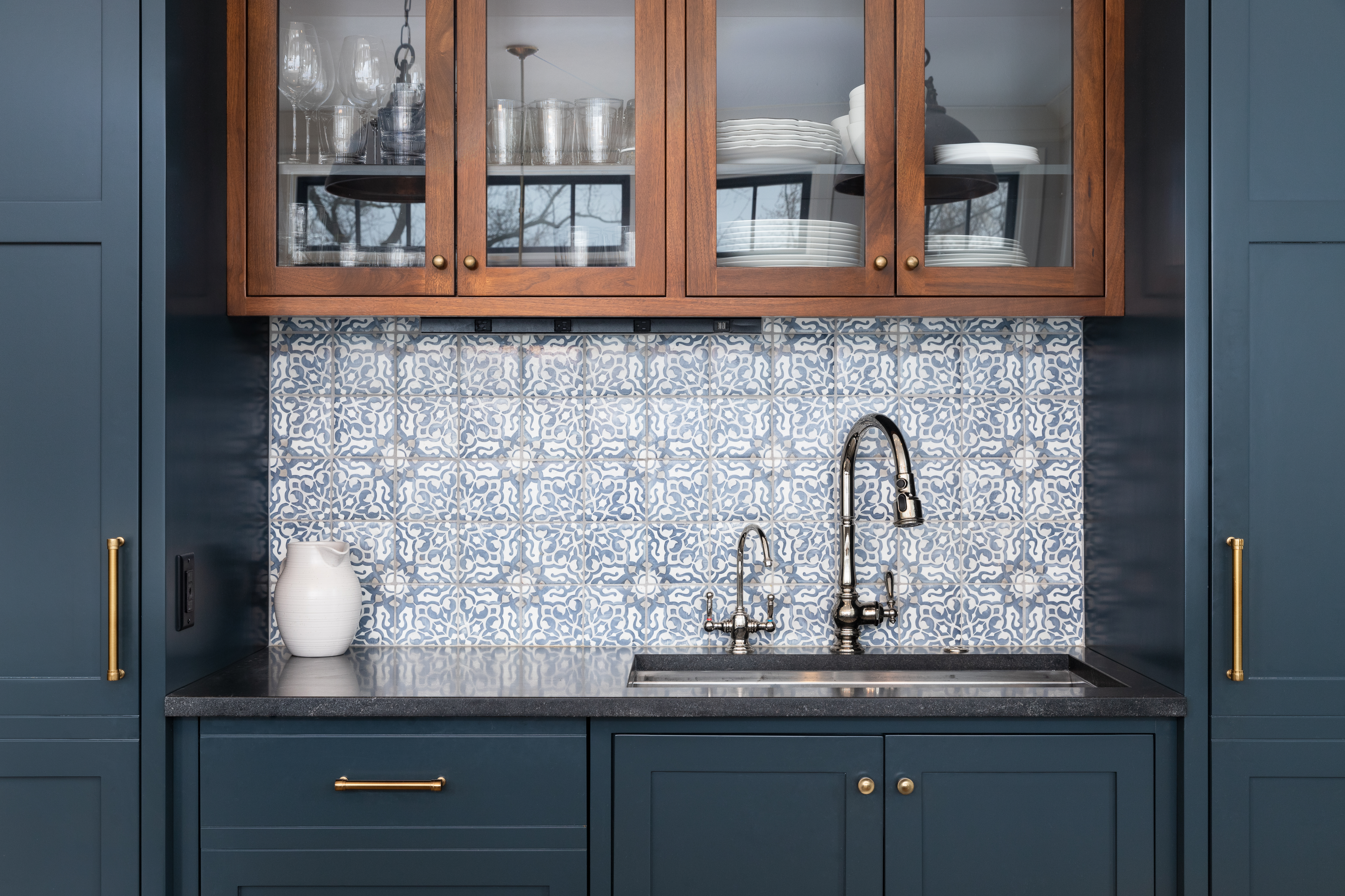 Kitchen sink with tile backsplash