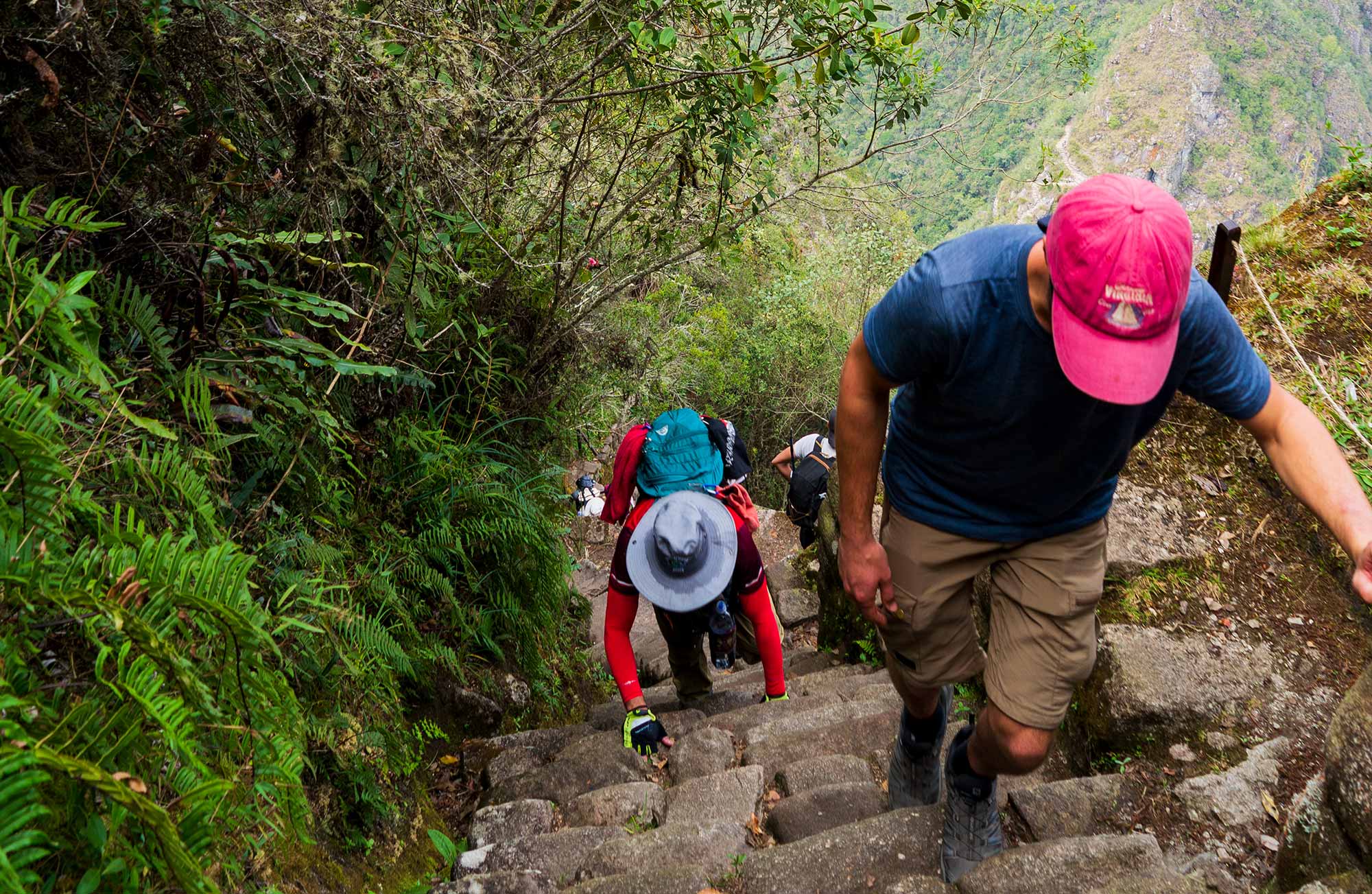 turistas-subiendo-huayna-picchu-full.jpg