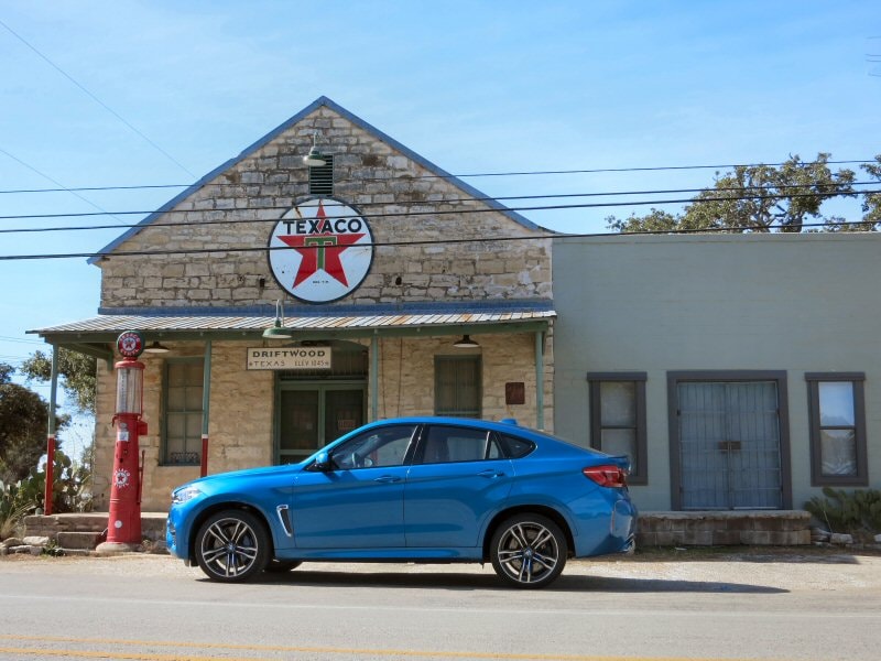 2015 BMW X6 M ・  Photo by Benjamin Hunting