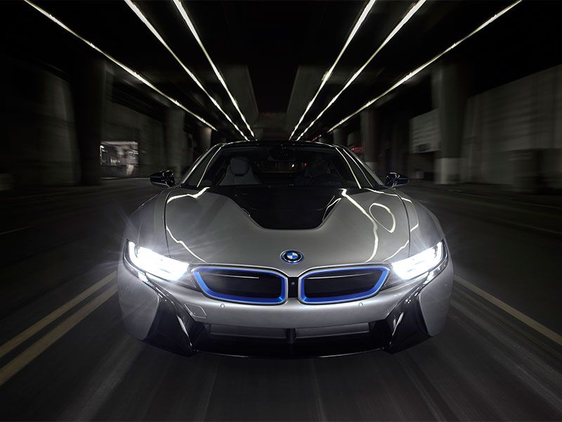 2016 BMW i8 front headlights at night 