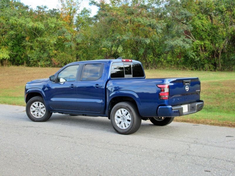 2022 Nissan Frontier SV ・  Photo by Brady Holt