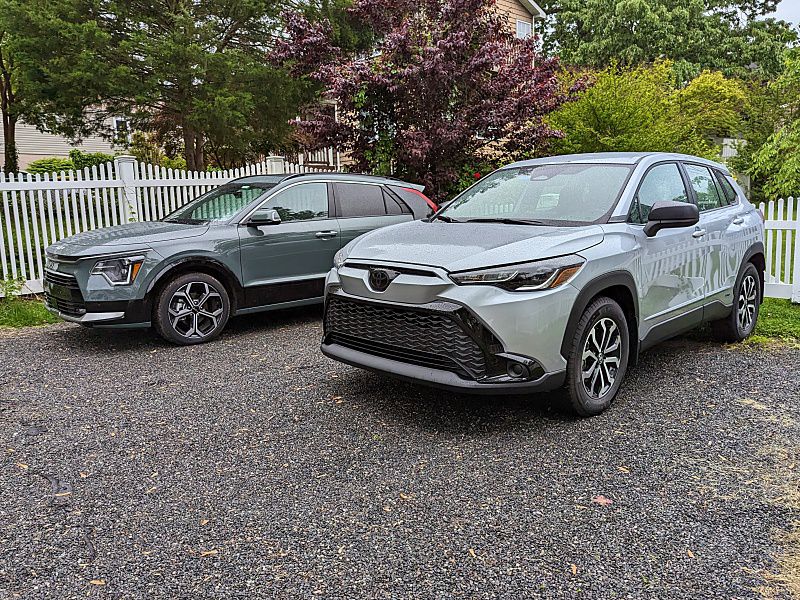 2023 Kia Niro Hybrid and Toyota Corolla Cross Hybrid ・  Photo by Brady Holt