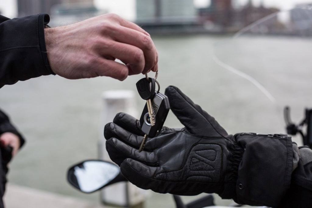 Huren bij MotoShare dealer of particulier