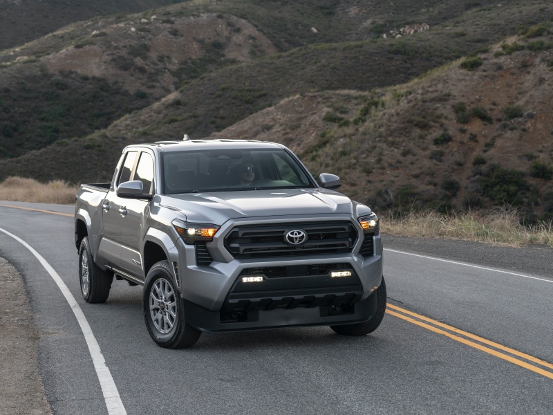 2024 Toyota Tacoma SR5 ・  Photo by Toyota