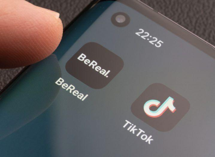 Quel bisogno di realtà. Come BeReal e TikTok Now si apprestano a cambiare gli schemi