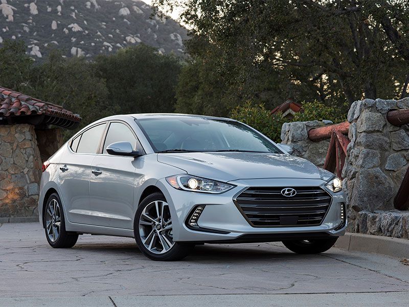 2018 Hyundai Elantra sedan ・  Photo by Hyundai 