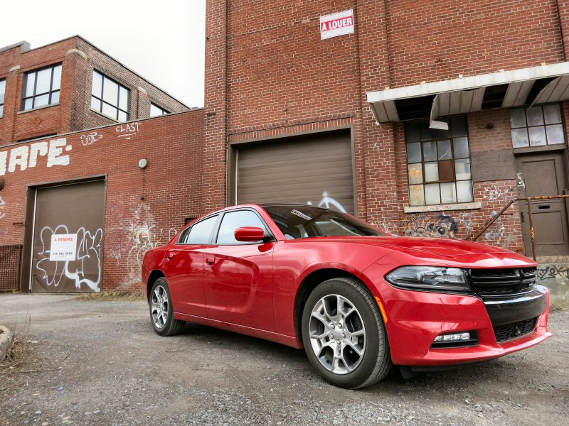 2015 Dodge Charger front 3/4 ・  Photo by Benjamin Hunting