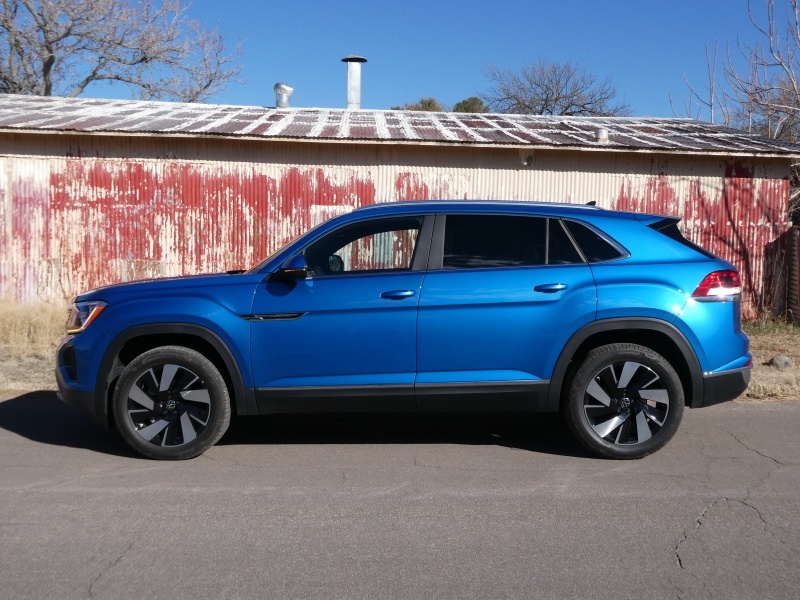 2024 Volkswagen Atlas Cross Sport ・  Photo by Ron Sessions