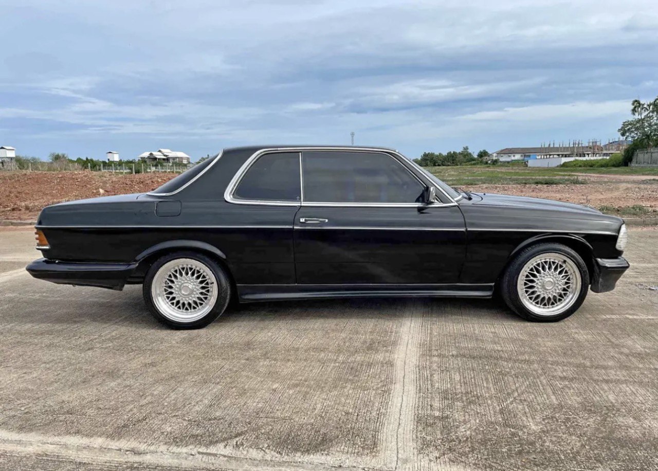 Дополнительное изображение Mercedes Benz w123 coupe 1978 clqxmujnkxs0q0b15z2tb5i20