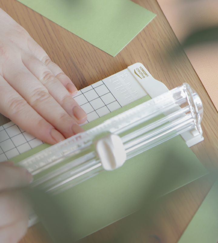 Vaessen Creative • Mini Paper Cutter 6.5x15.3cm