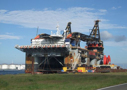 Crane cabin cooling on a supply ship for oil platforms