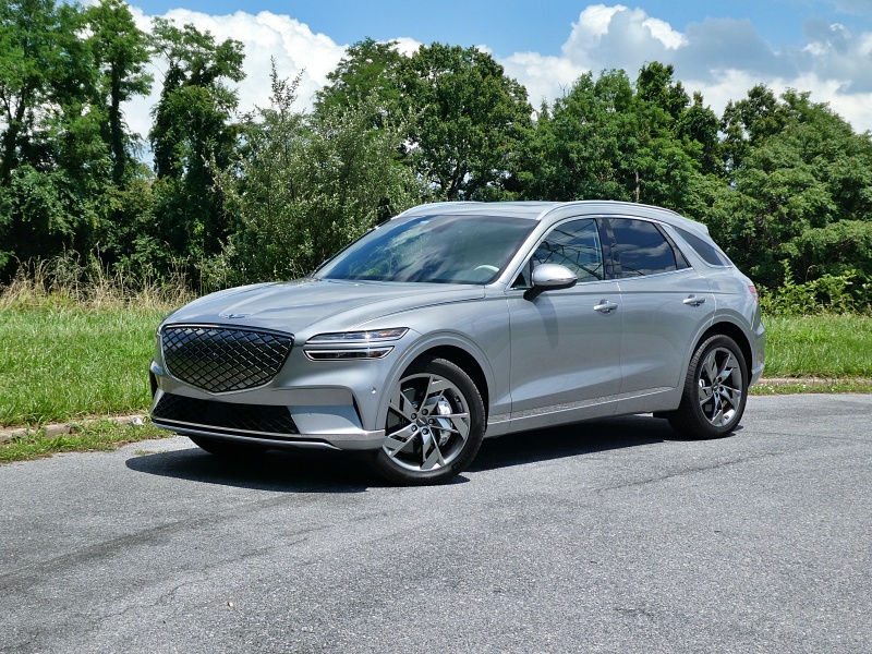 2023 Genesis Electrified GV70 Road Test and Review