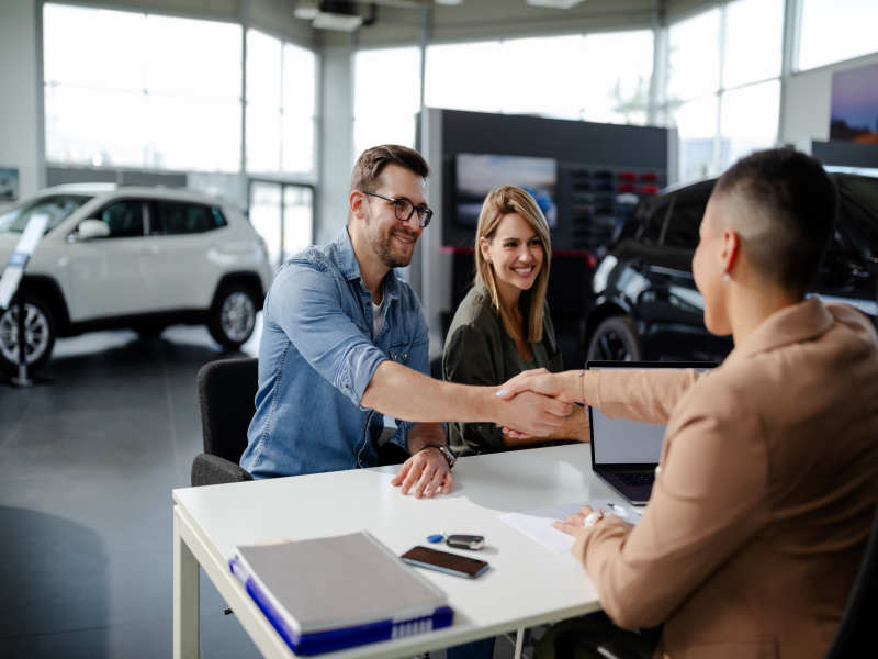 Reasons You Should Buy a Car from a Dealership