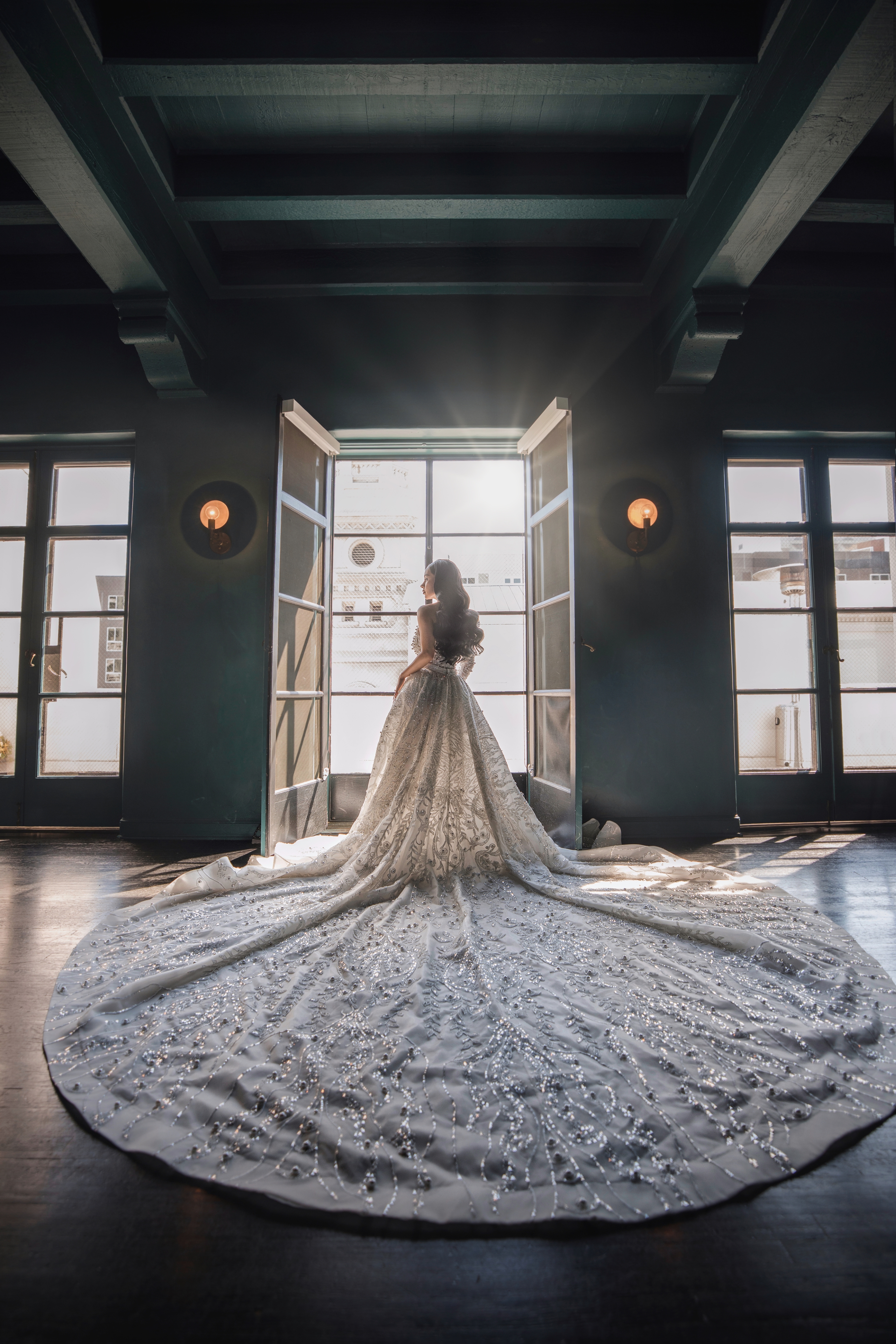 bride in green room