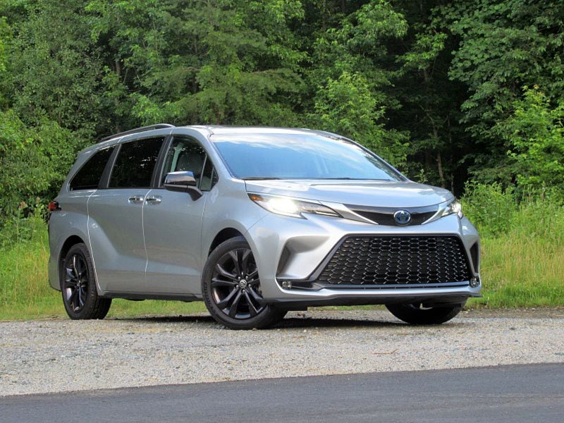 2022 Kia Carnival vs. 2022 Toyota Sienna