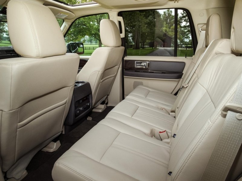 2015 Lincoln Navigator interior 