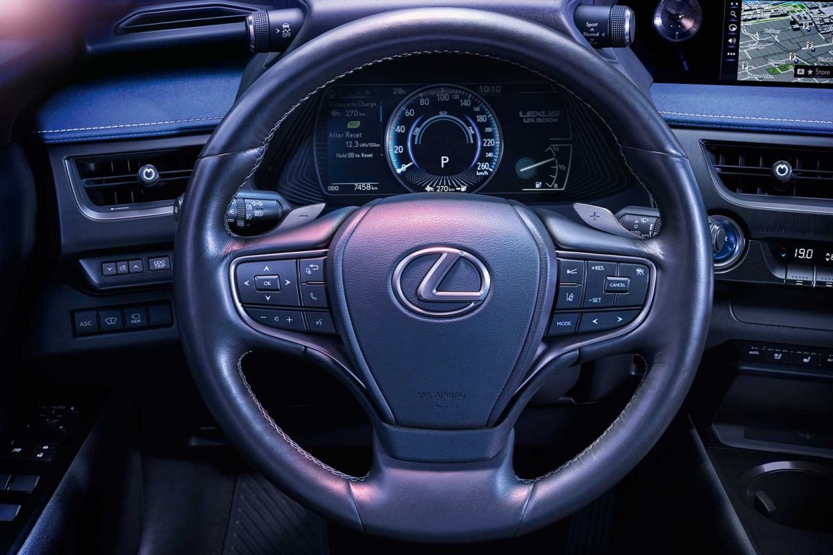 Lexus UX features a bold urban design with seamless technology for a new driving experience. ・  Photo by Lexus 