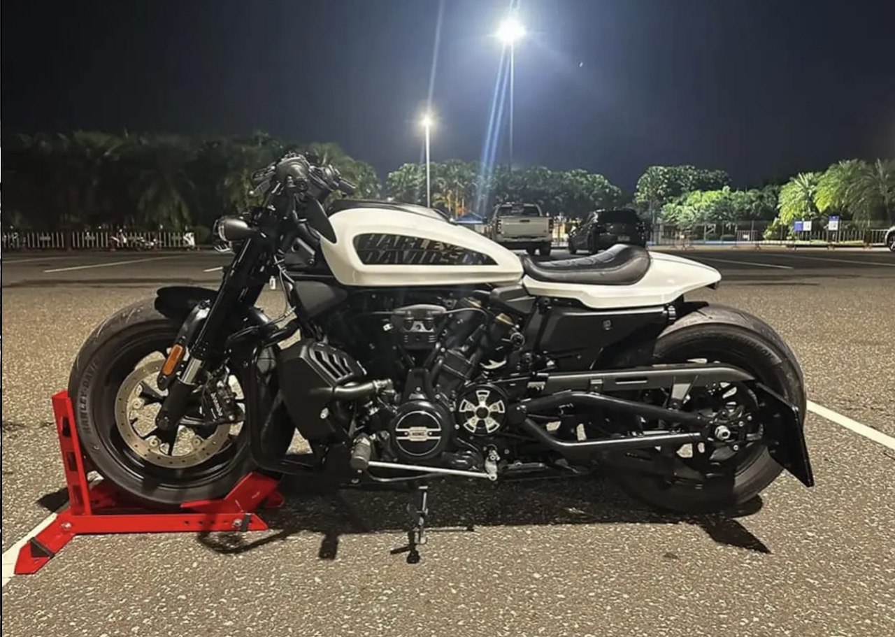 Дополнительное изображение Harley Davidson Sportster S 2022 clqreyr6n8zzr0b15nn24wwid