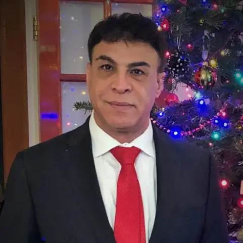 Image of Doctor Dr. Robert Tabibzadeh Working in Implantologist department