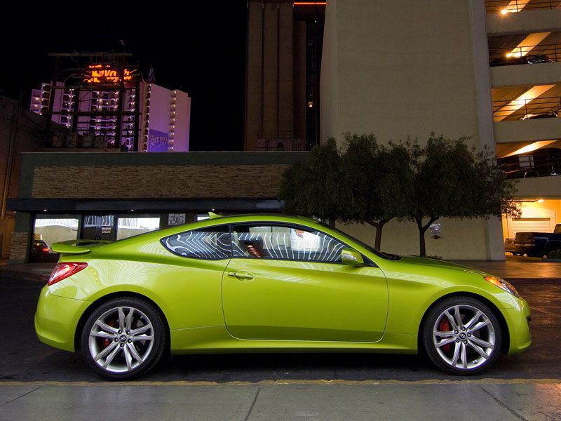 2010 Hyundai Genesis Coupe profile ・  Photo by Hyundai 