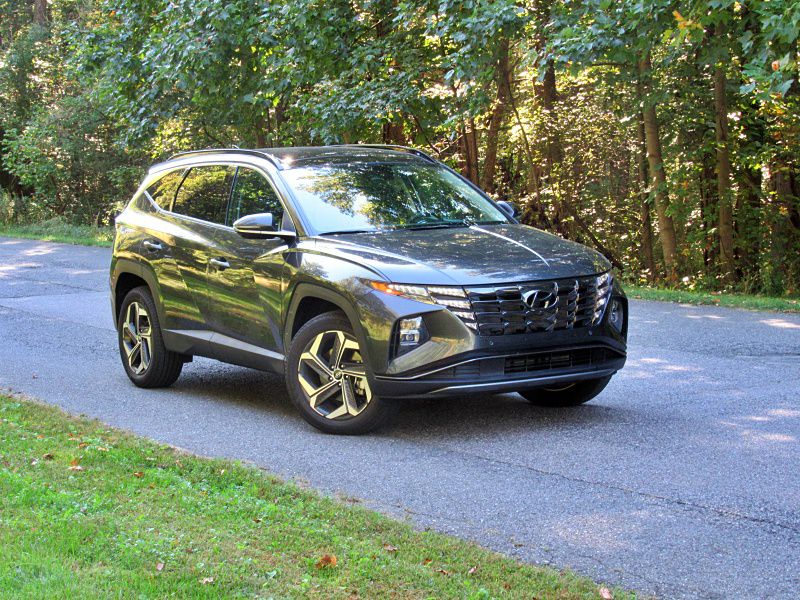 2022 Hyundai Tucson Limited ・  Photo by Brady Holt