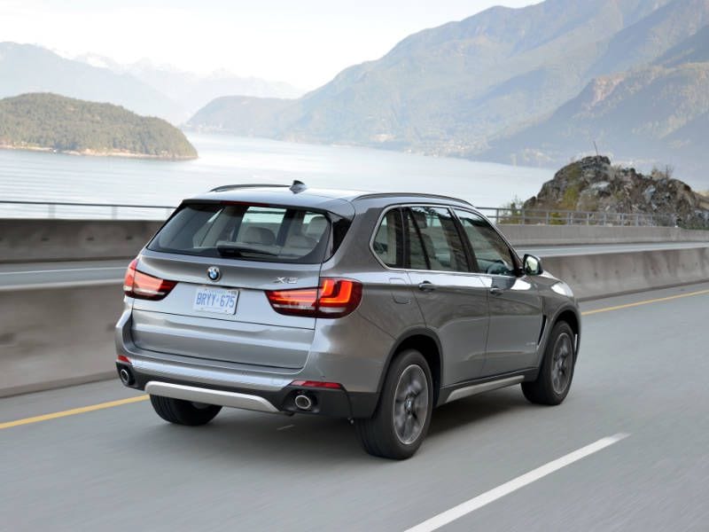 10 Best SUVs with Air Suspension Autobytel