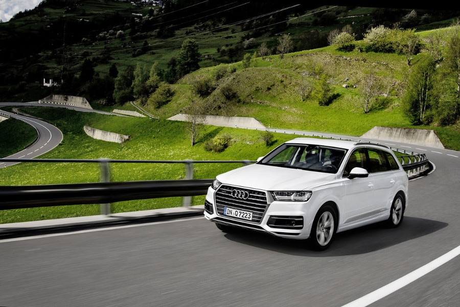 2016 Audi Q7- Exterior - White - Front Driver Three-Quarter View ・  Photo by Audi Media Services