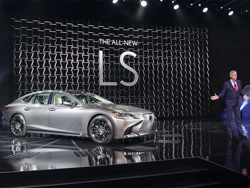 2018 Lexus LS reveal at 2017 NAIAS ・  Photo by North American International Auto Show
