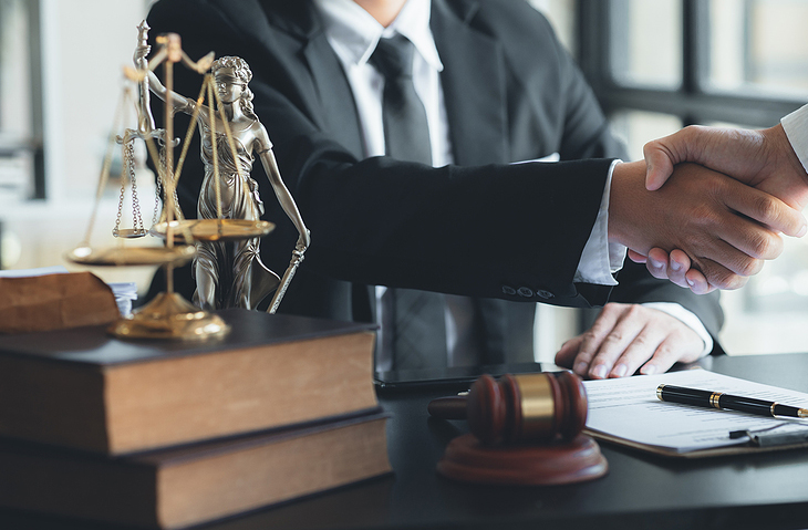 What factors to consider for a client to win the case when working with litigation lawyer 