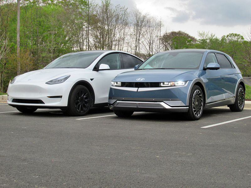 2022 Tesla Model Y and 2022 Hyundai Ioniq 5 ・  Photo by Brady Holt