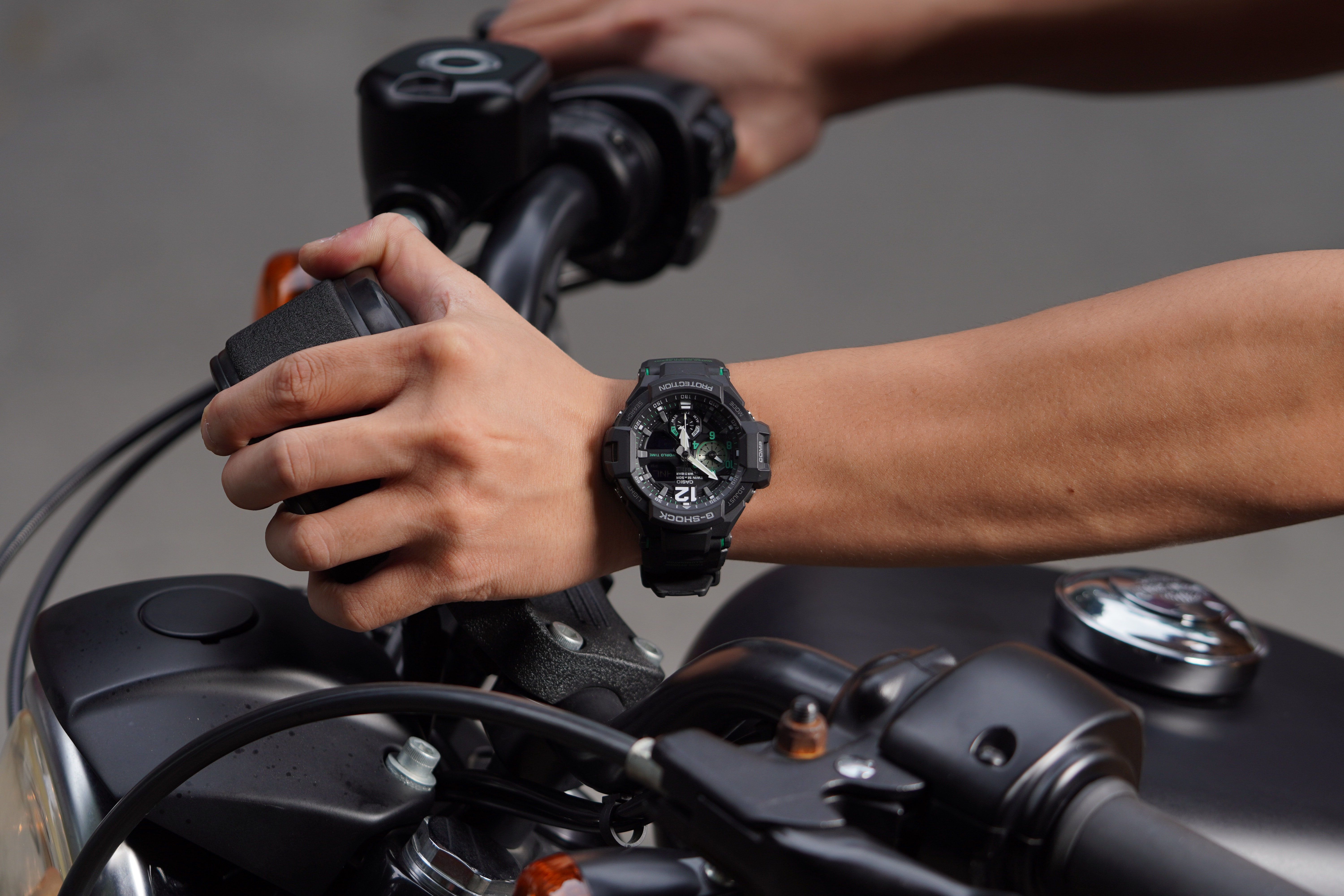 Bevestig je smartphone op de motor