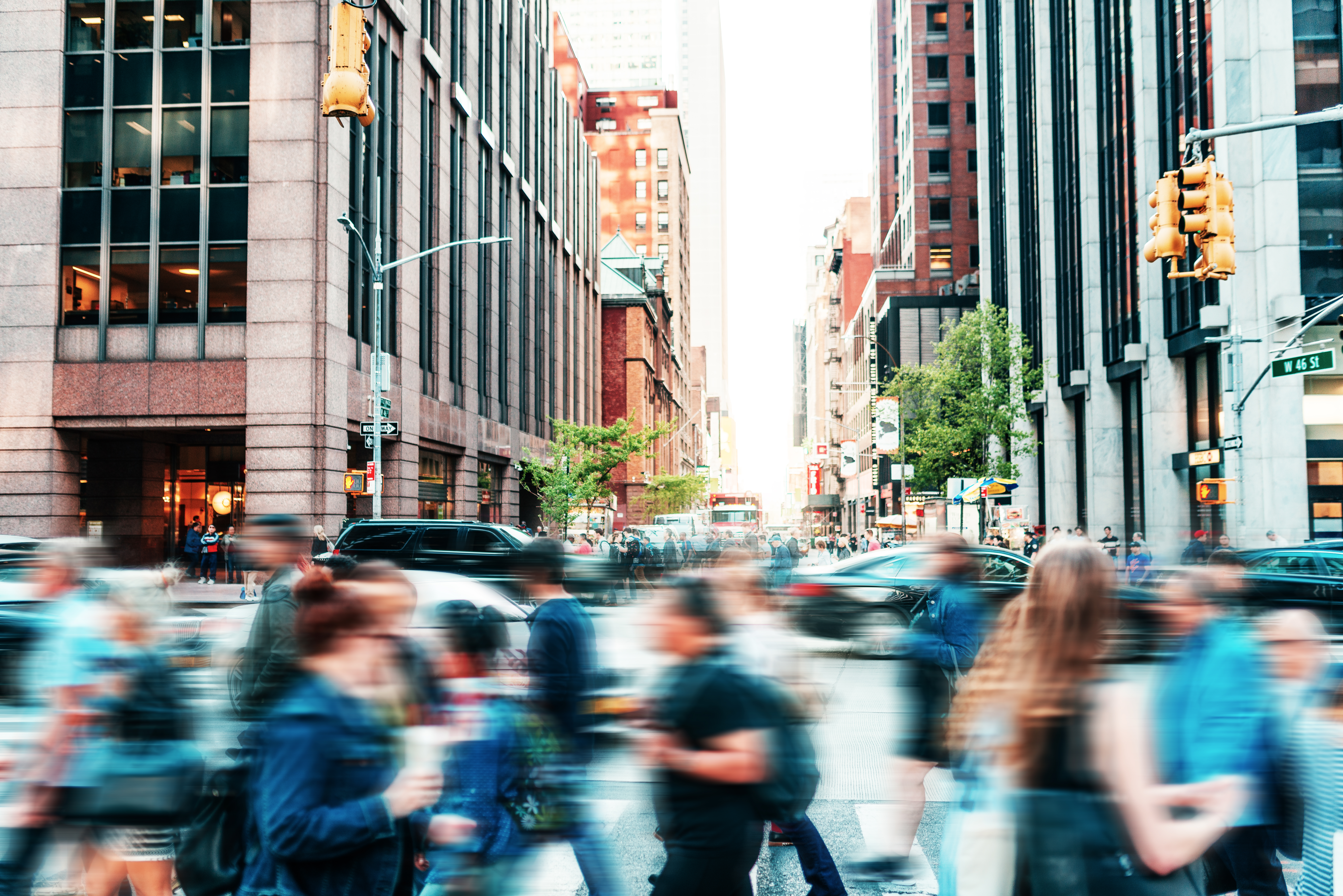 Crowd crossing the street in New York