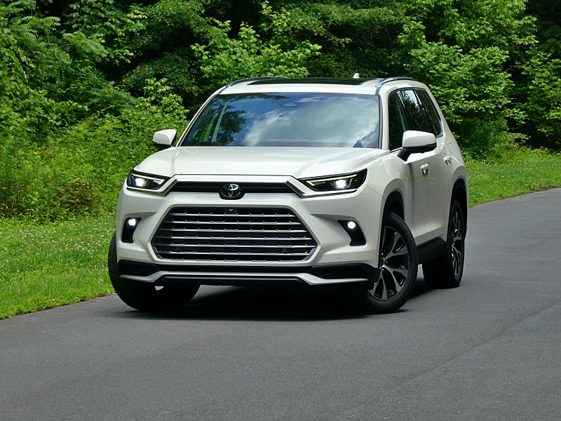 2024 Toyota Grand Highlander Hybrid Max ・  Photo by Brady Holt