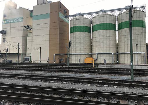 Grain cooling directly at the train station