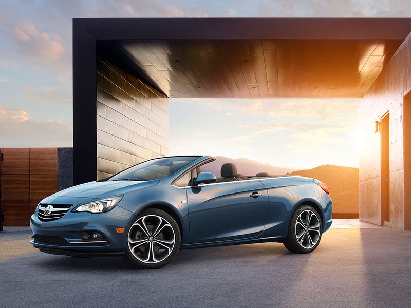 2016 Buick Cascada side view ・  Photo by General Motors