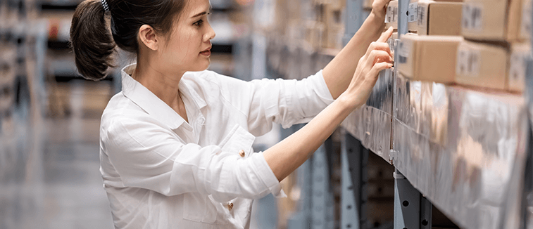 How To Become A Warehouse Manager