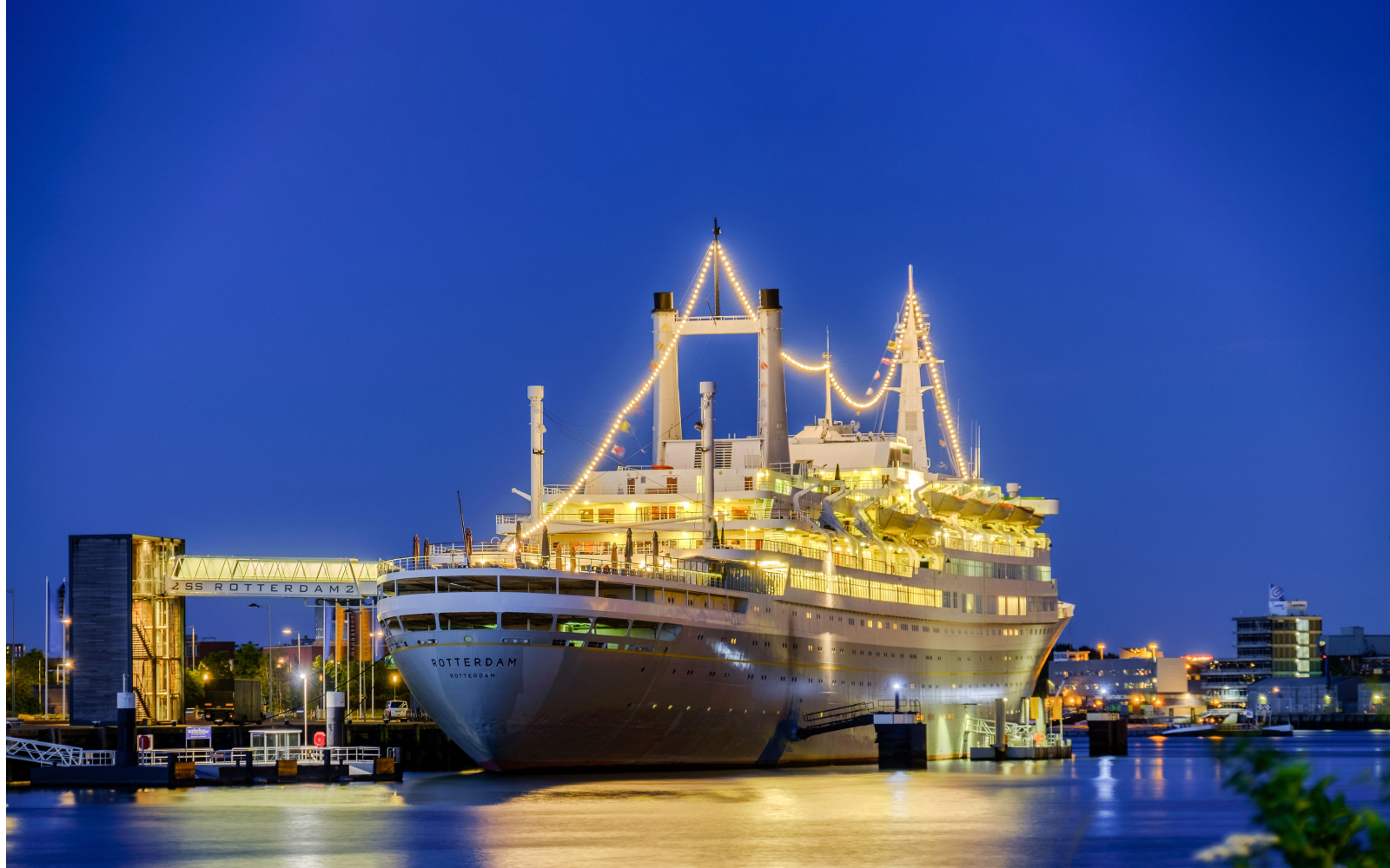 Overnachting ss Rotterdam incl. ontbijt
