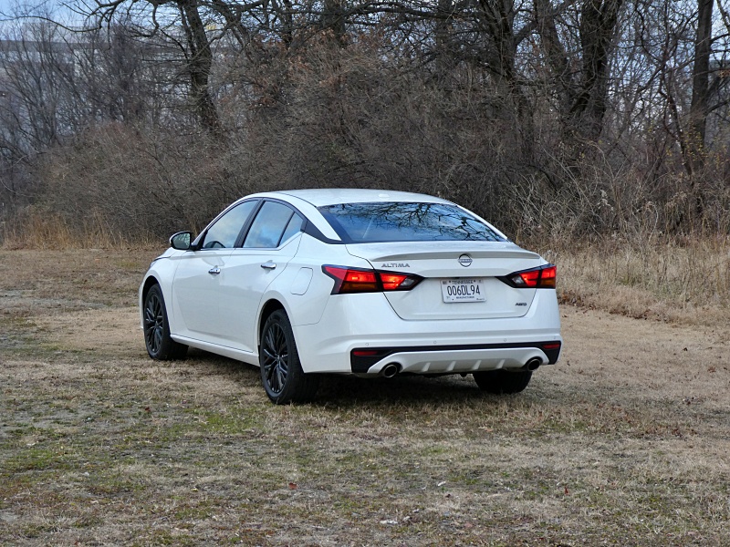 2025 Nissan Altima SV ・  Photo by Brady Holt