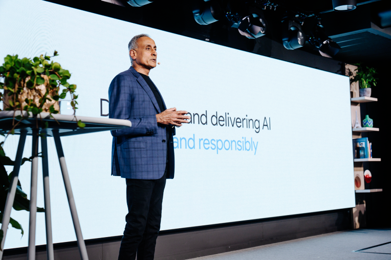 Prabhakar Raghavan auf einem Google-AI-Event in Paris