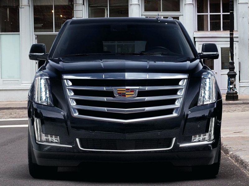 2018 Cadillac Escalade Front Grille Black ・  Photo by General Motors