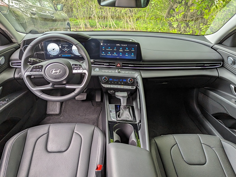 2024 Hyundai Elantra vs. 2024 Nissan Sentra | Autobytel