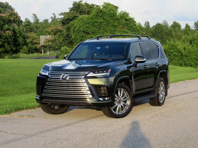 2022 Lexus LX 600 ・  Photo by Brady Holt