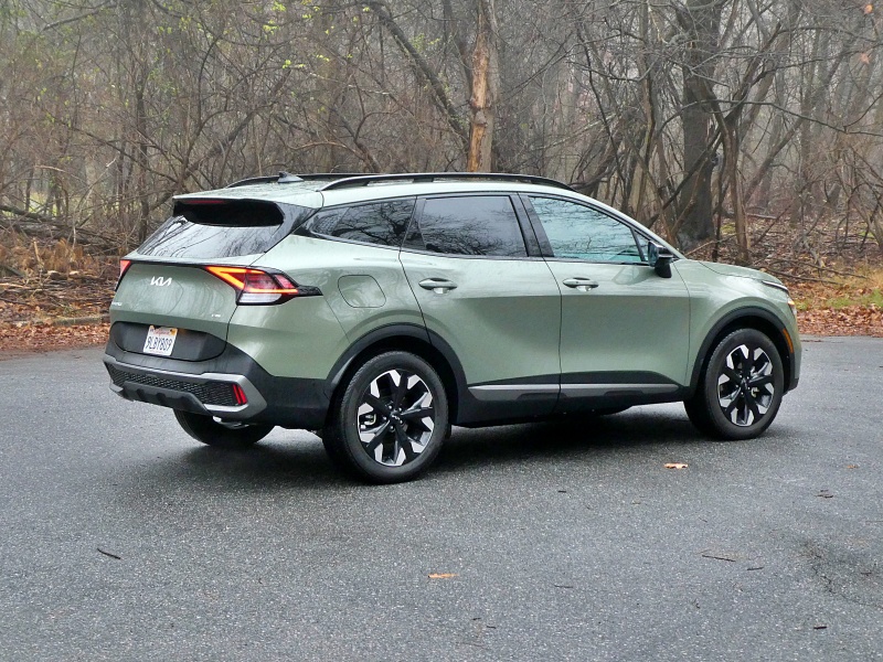 2024 Kia Sportage PHEV ・  Photo by Brady Holt