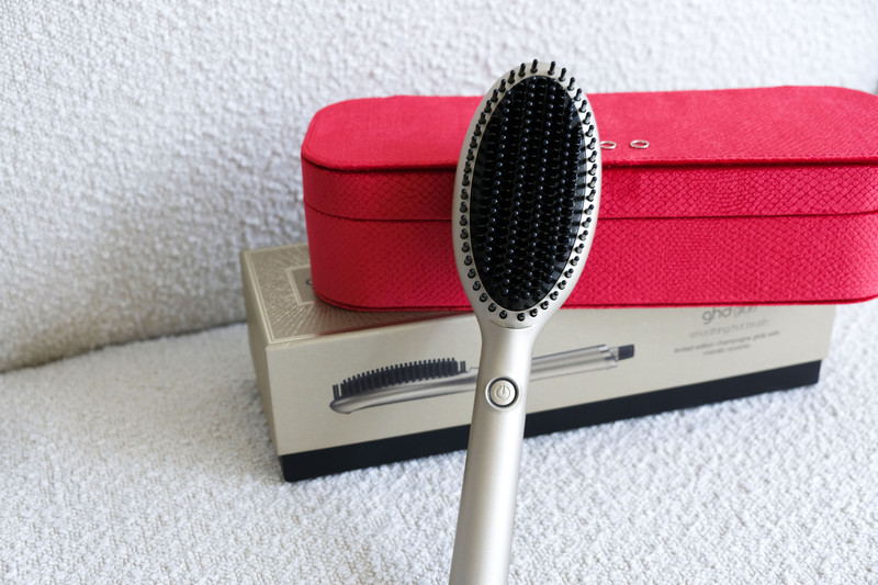 last_minute_gifts_ghd_Grand_Luxe_Glide_Hot_Brush_hairhouse.jpeg
