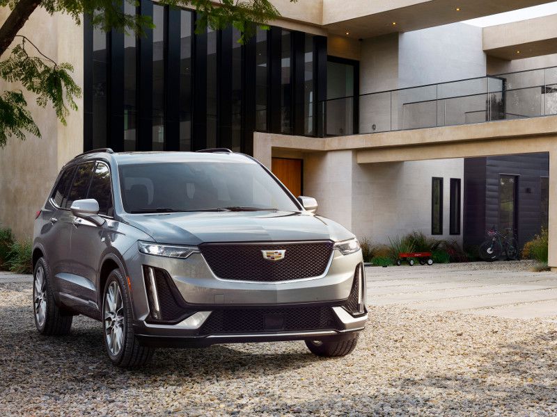 2020 Cadillac XT6 Sport silver parked ・  Photo by Cadillac