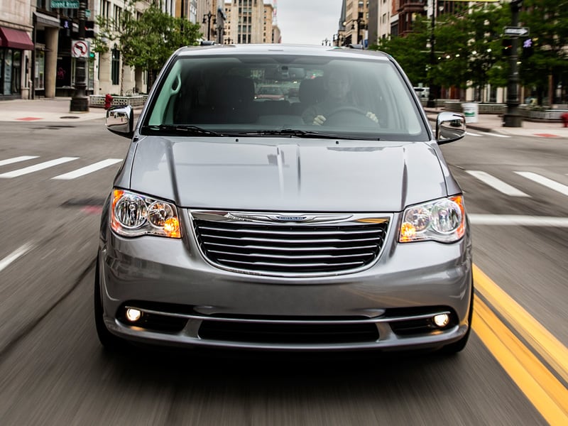 2015 Chrysler Town and Country front head on driving 