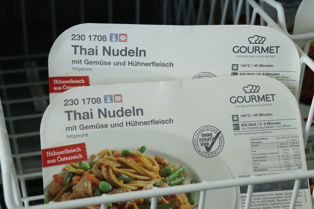 Thai noodles in packaging